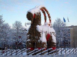 Yule_goat_Gefle_Sweden_2009